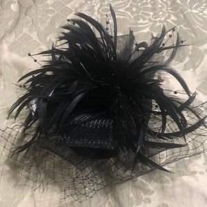 NEW Women’s Clip- On Black Feather Headpiece